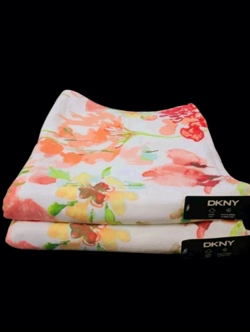 4 Piece DKNY Floral Red Pink Coral Watercolor Flowers Bath & Tip Towel Set New